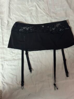 Dreamgirl Black Lace Garter Belt